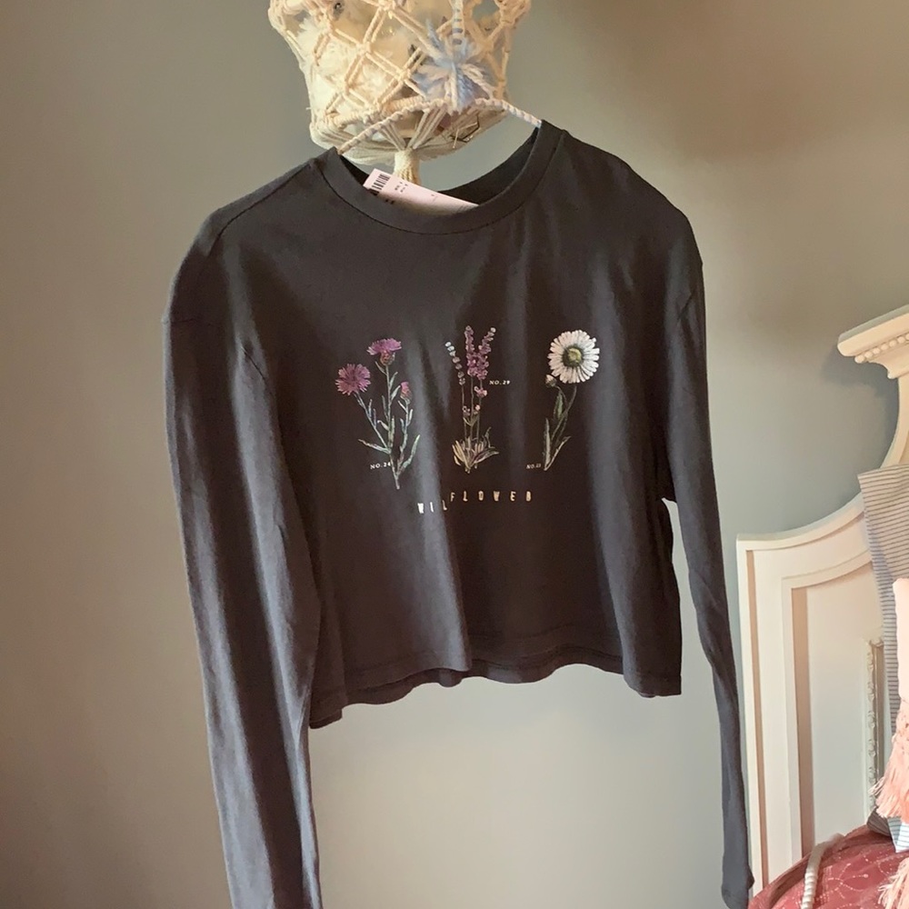 NWT- urban outfitters long sleeve